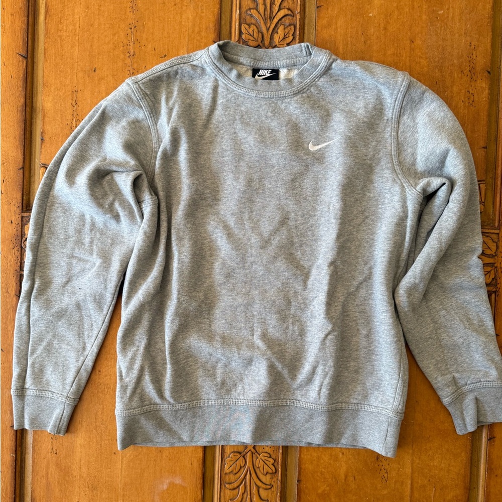 Nike Men's Light Gray Crewneck Sweater